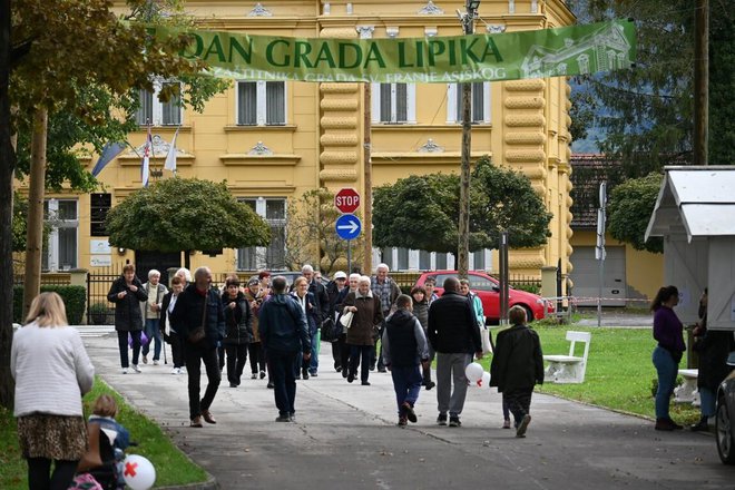 Posjetitelji dolaze u Lipički perivoj/Foto: Compas