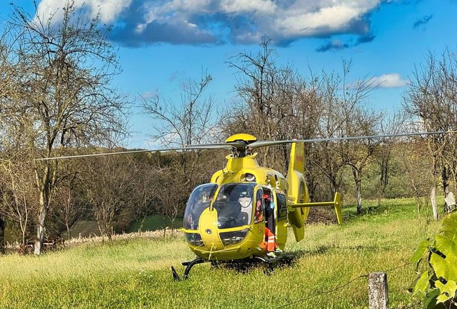 Vozač kamiona zadobio je teške ozljede glave i prebačan je helikopterom u Zagreb/Foto: Goldy