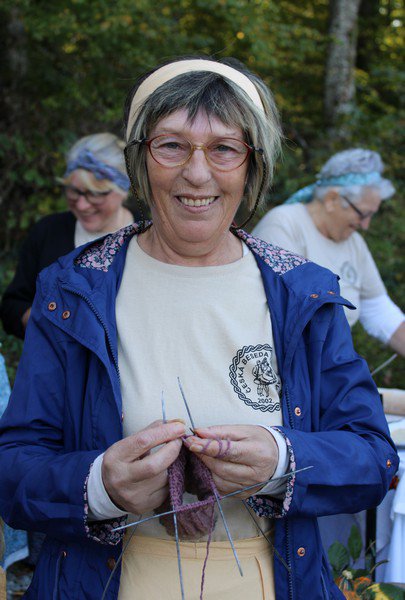 Kako su nekada plele čarape, pokazali su članovi Češke besede Treglava/Foto: Slavica Trgovac Martan