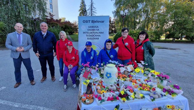 Članovi bjelovarske Udruge predstavili su se na zanimljivom sajmu/Foto: Udruga OSIT Bjelovar