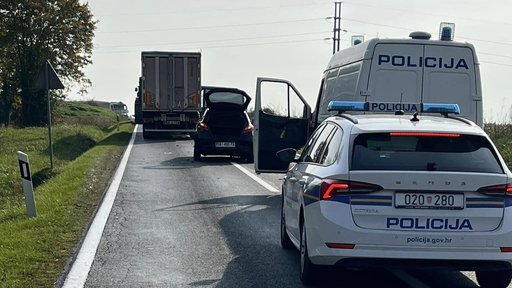 Teška prometna u Bulincu: Sudarili se traktor, kamion i osobno vozilo