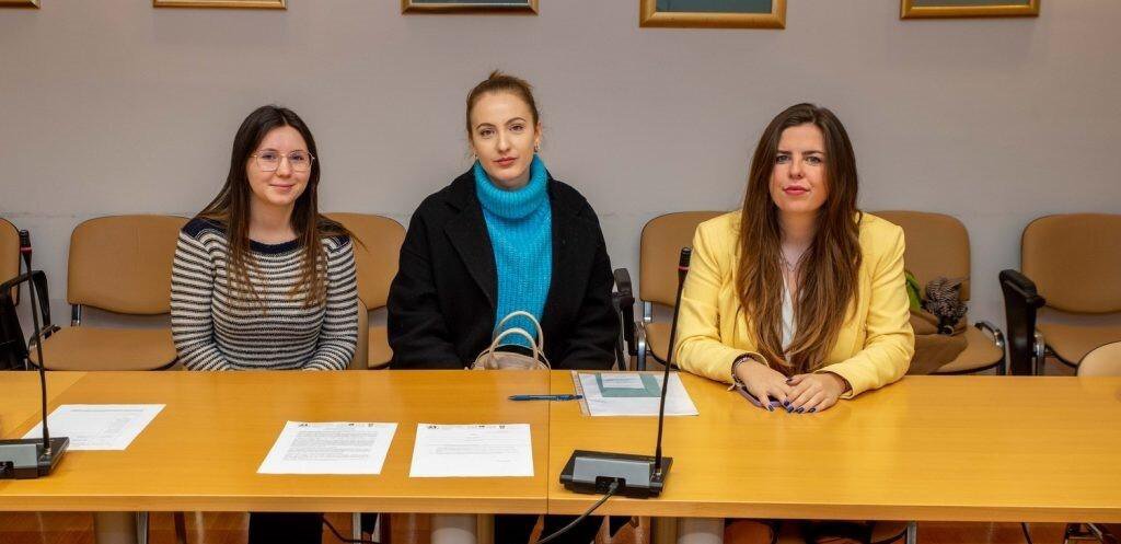 Fotografija: Studenti prava redovito dolaze u Daruvar pomoći građanima stručnim savjetima/Foto: Predrag Uskoković/Grad Daruvar