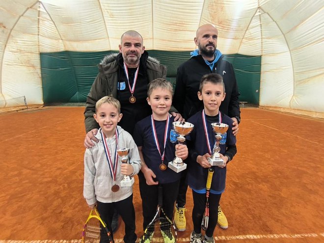 S lijeva Grgur Žuro, Marko Širac i Erik Nenadović, najbolji u kategoriji U8/Foto: Jure Rosić