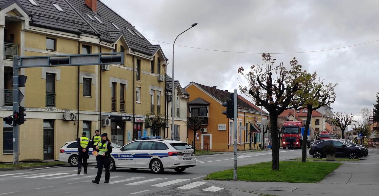 Fotografija: Tragična nesreća u centru Bjelovara u kojoj je sudjelovao kamion/Foto: MojPortal.hr 