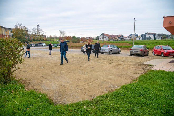 Parking se nalazi uz školsko-sportsku dvoranu/Foto: Grad Čazma (Davor Kirin)