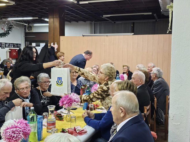 U Garešnici je organizirala proslava za parove koji su zajedno 50 i više godina/Foto: Grad Garešnica