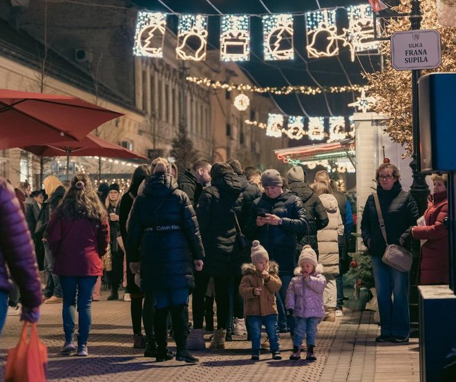 U gradu ovih dana vladaju prave gužve/Foto: TooCool