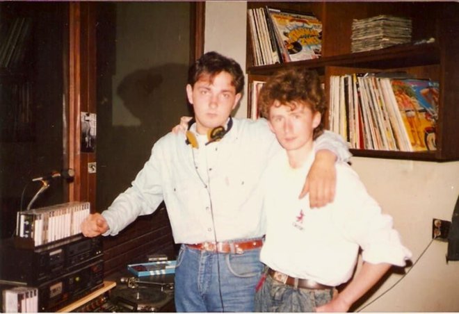 Goran Cigut i Ivica Ivesa u DJ kućici/Foto: Darko Hrešić