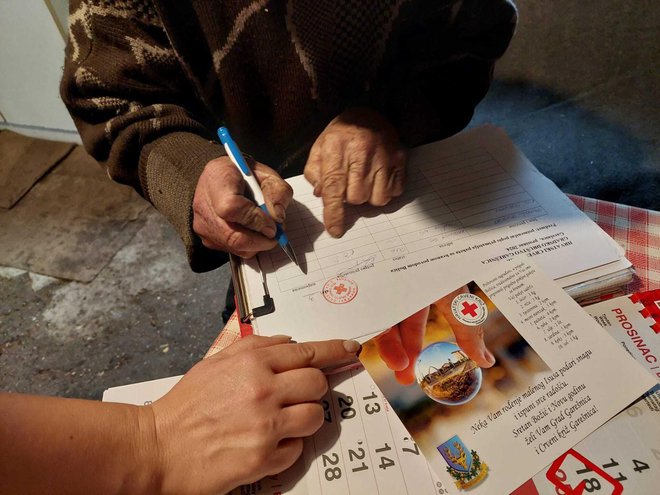 Volonteri su osobno dostavili pakete korisnicima/Foto: Crveni križ Garešnica