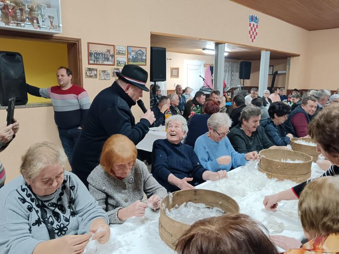 Na čijani u Ruškovcu okupilo se mnoštvo ljudi/Foto: Marijan Šnepf