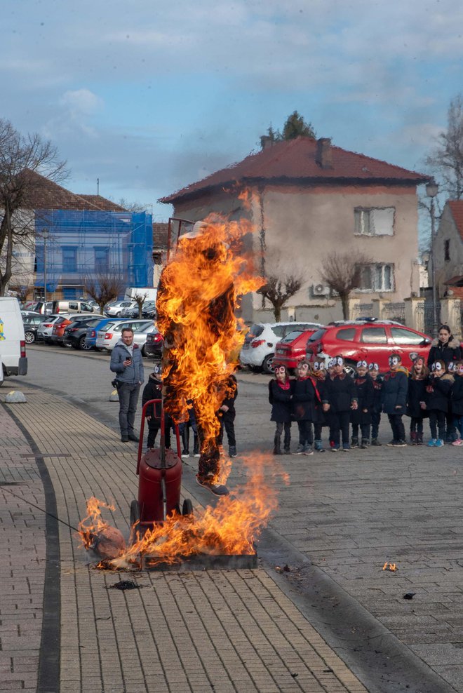 Na Trgu kralja Tomislava zapaljen je 