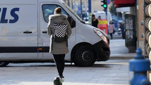 Vozačica romobila se na raskrižju u Bjelovaru zaletjela u auto pa otišla kući: "Kasnije završila u bolnici"